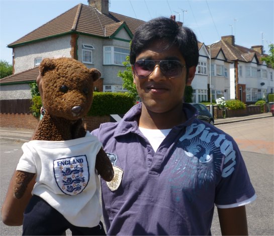 Himesh Patel holding Bearsac.