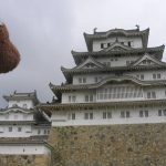 Bearsac looking at Himeji Castle