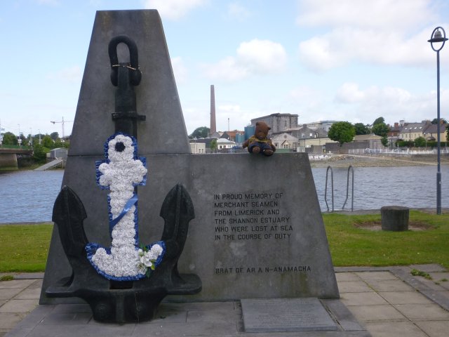 Bearsac sitting on the Shannon-side Memorial