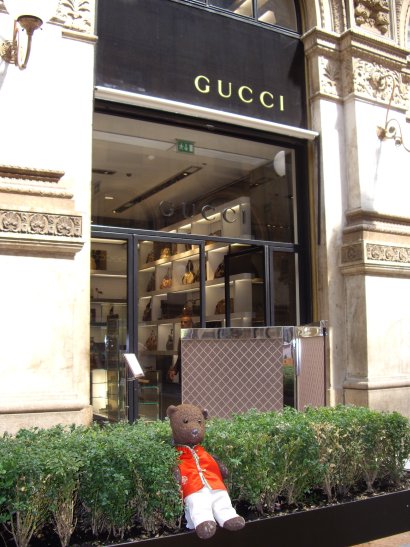 Bearsac outside Gucci