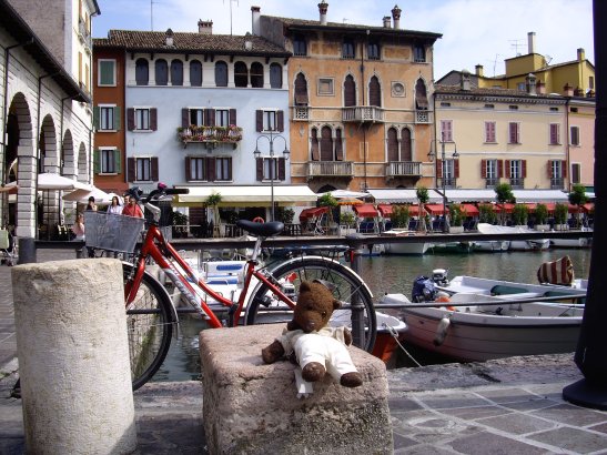 Bearsac by small harbour in Desenzano