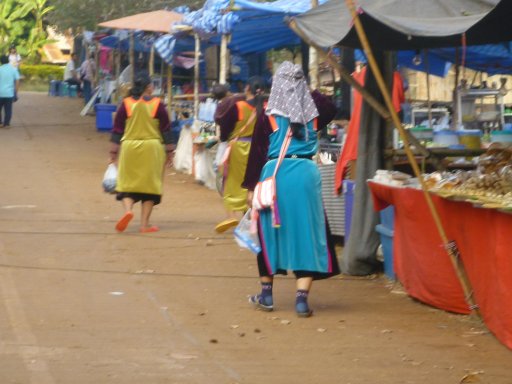 Karen hill tribe women Soppong market.