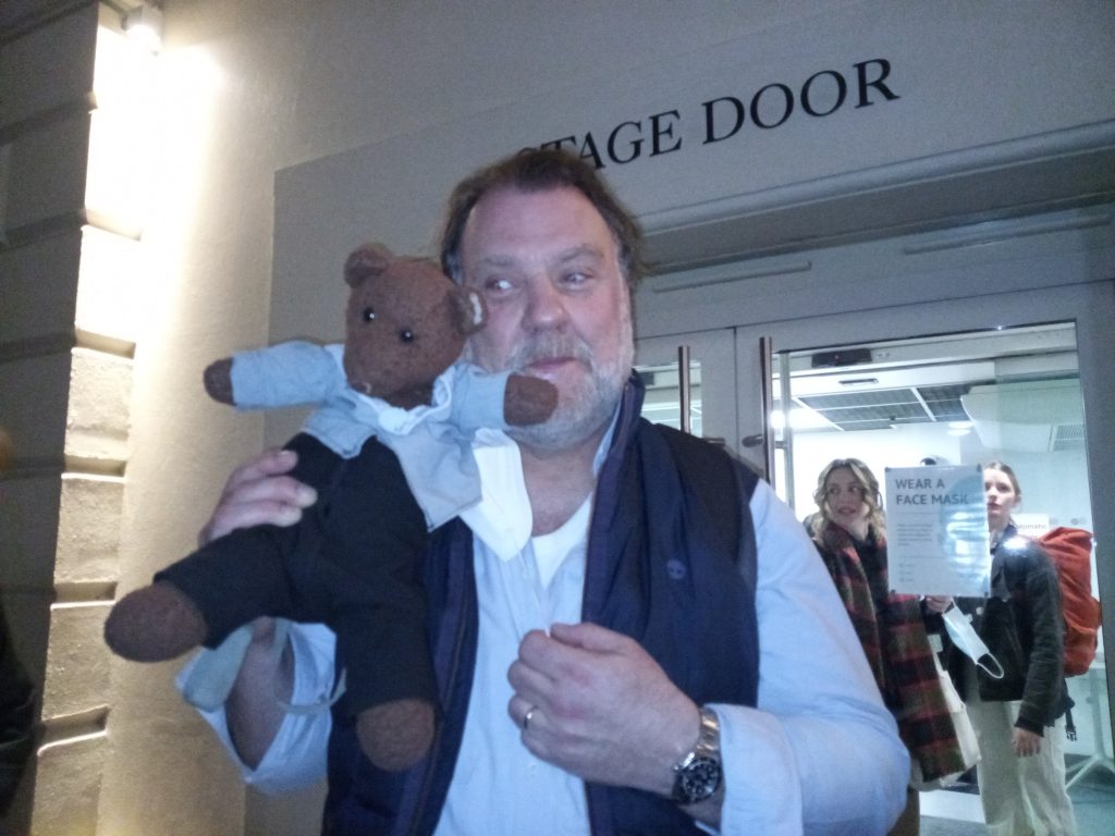 Bryn Terfel holding Bearsac by the ROH stage door